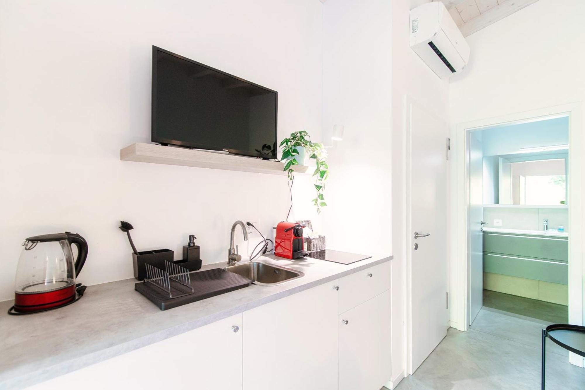 Le Betulle Studios By Quokka 360 - Studio Apartments By The Origlio Lake ภายนอก รูปภาพ