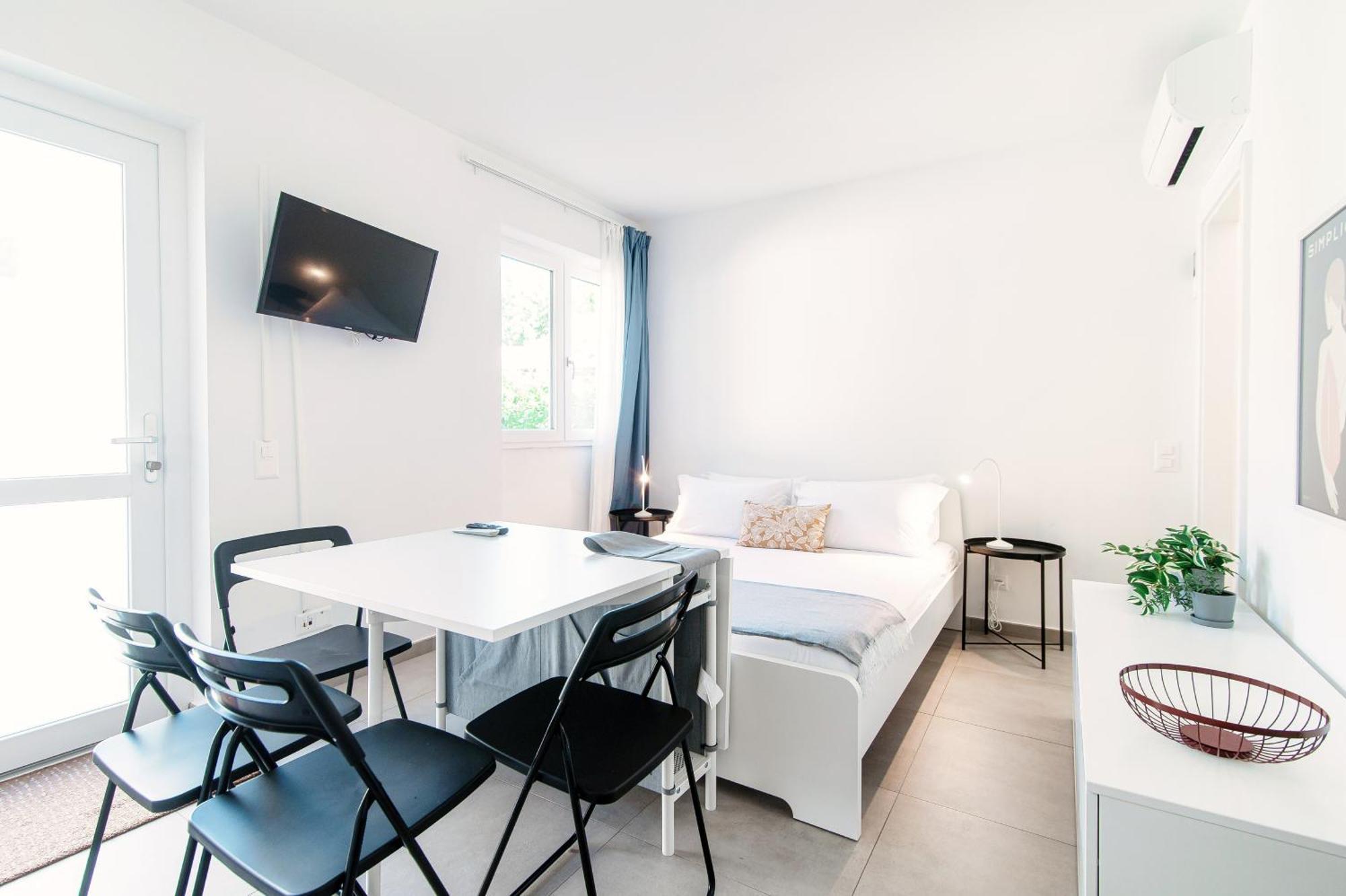 Le Betulle Studios By Quokka 360 - Studio Apartments By The Origlio Lake ภายนอก รูปภาพ